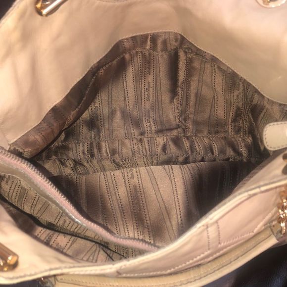 SALVATORE FERRAGAMO Gancini Embroidered Leather Betulla Side Pocket Shoulder Bag - Picture 13 of 17